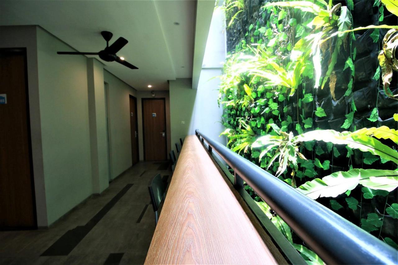 Auberge de jeunesse Bale Resident à Jakarta Extérieur photo
